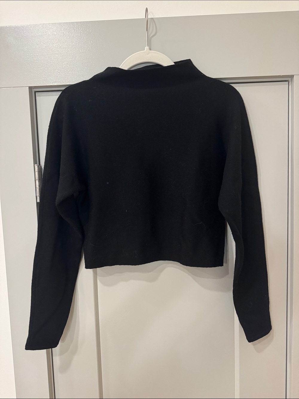 Club Monaco Black Cropped Long-Sleeve Mockneck Top - Women